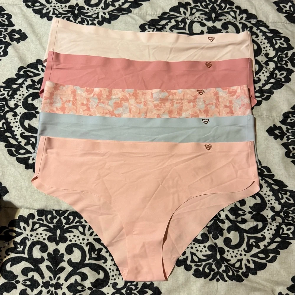 Danskin Women's Pink and White Panty SetNWOT - Picture 2 of 7